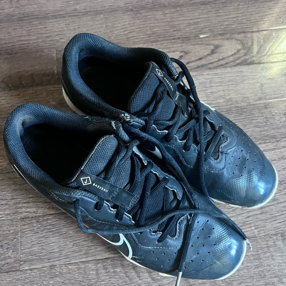 Nike Men's Black Cleats